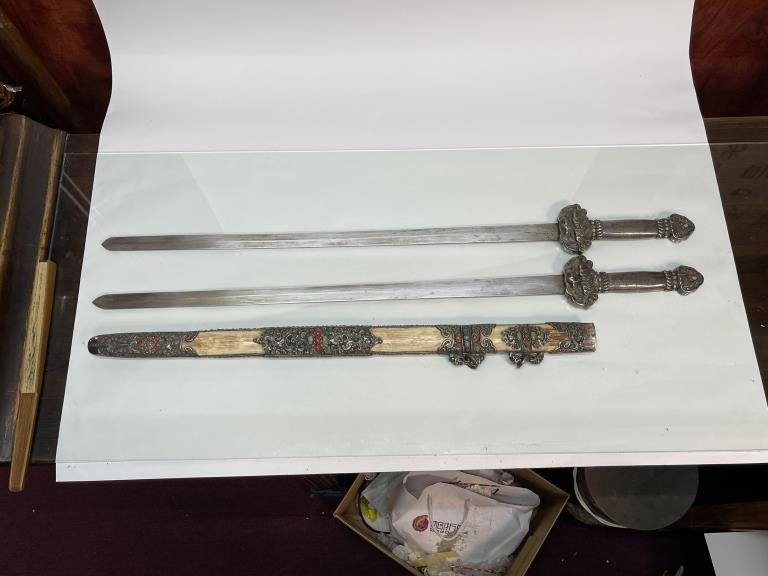 Double Swords in One Sheath W/ Gemstone & Silver (1 of 10)