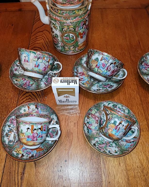 A Set of Chinese Fencai Porcelain Tea Pot and Cups (1 of 10)