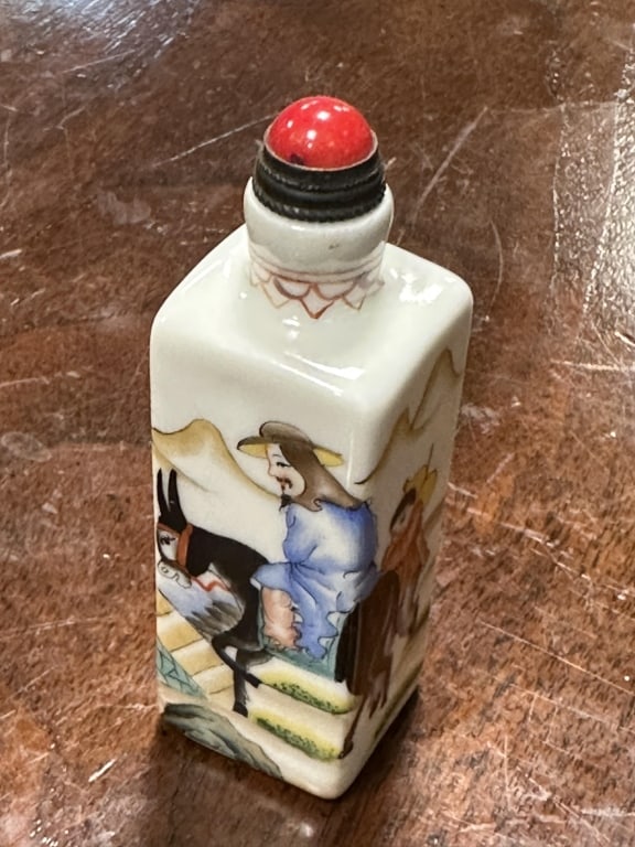 Porcelain Fencai Snuff Bottle (1 of 2)