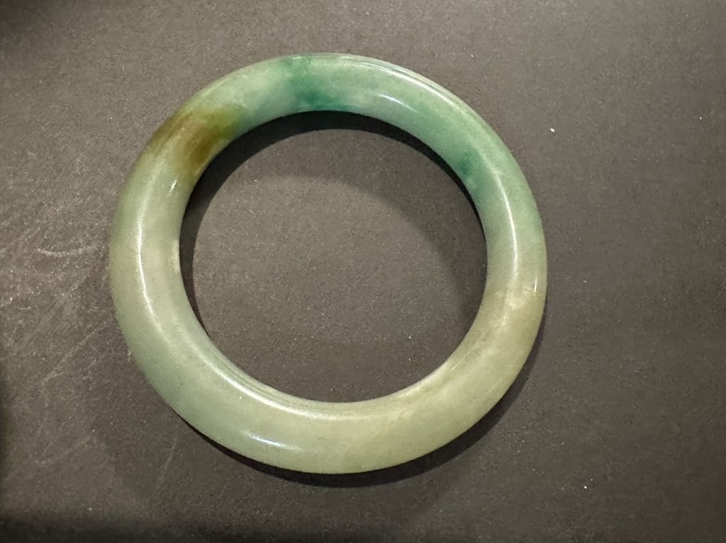 Jade Bangle: Jade Bangle