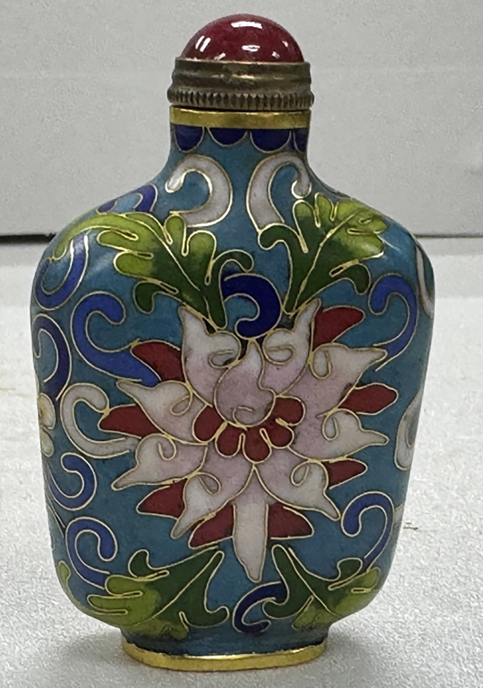 porcelain snuff bottle: porcelain snuff bottle