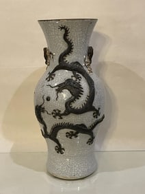 A Qing Dynasty Ge-type 'dragon' Vase