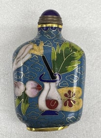 porcelain snuff bottle