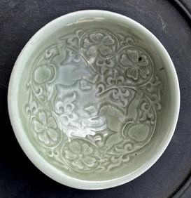 Chinese Song Dynasty Carved Porcelain Bowl