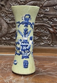 Green Glaze Chinese Blue and White Porcelain Vase