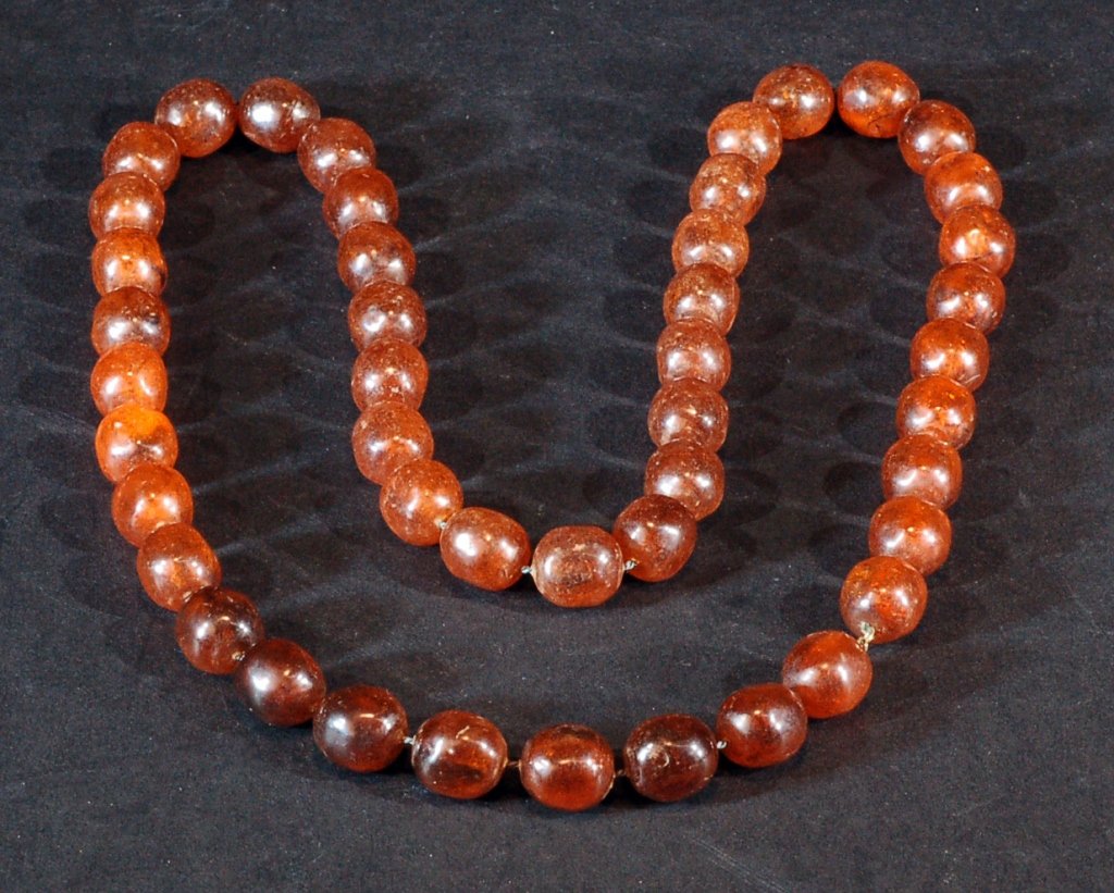 Chinese Qing Amber Necklace: 清琥珀串珠 Chinese Qing Amber Necklace Size: D1/2" 46 Beads Starting Bid: 300
