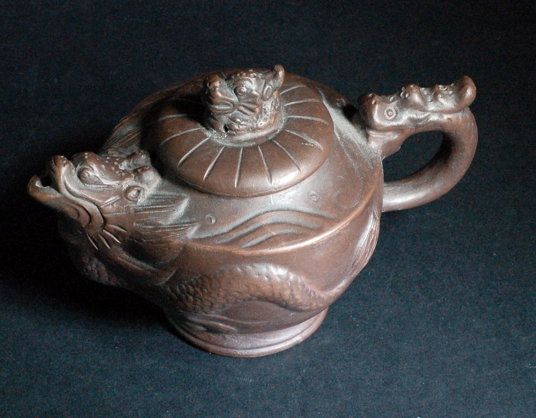 Chinese Yixing Zisha Teapot: Starting Bid: 10