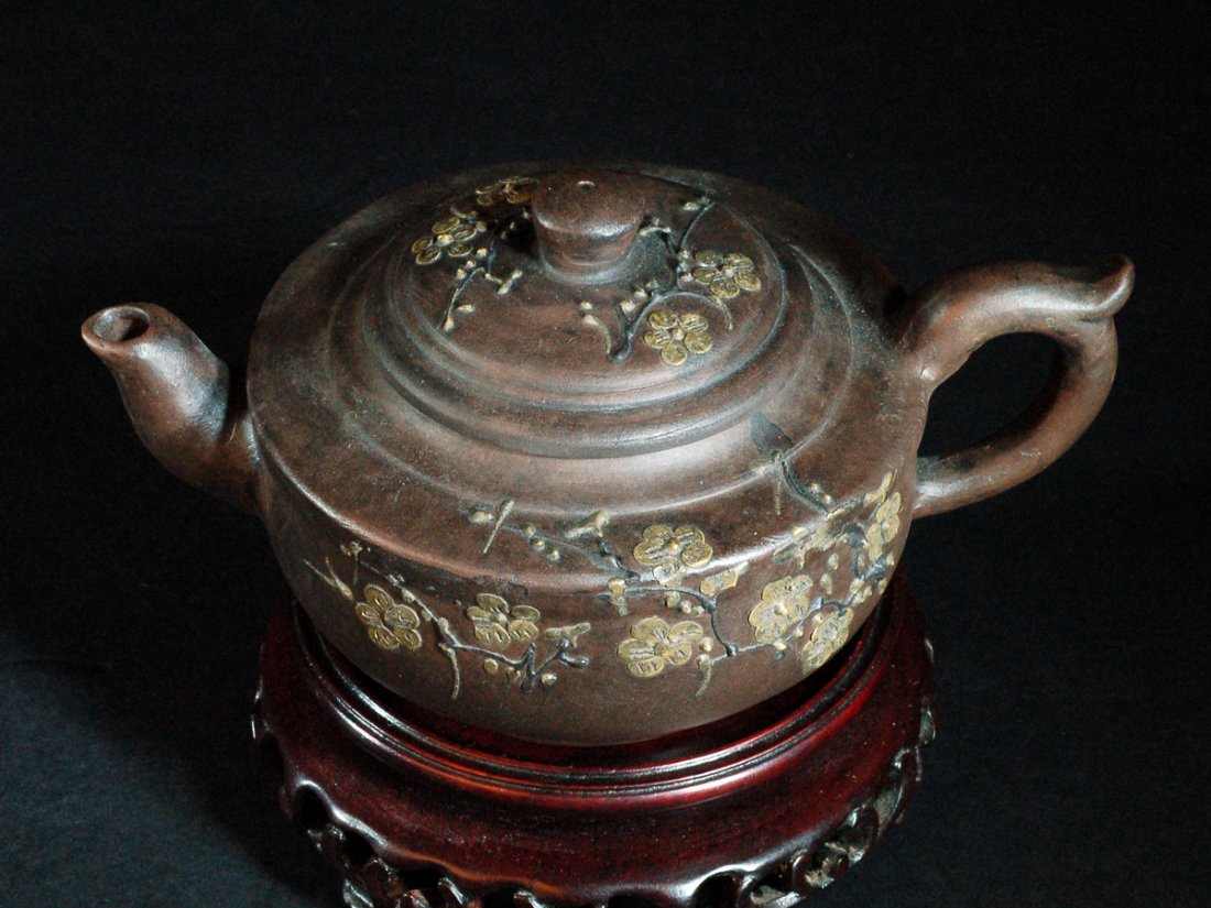 Chinese Yixing Teapot: Starting Bid: 10