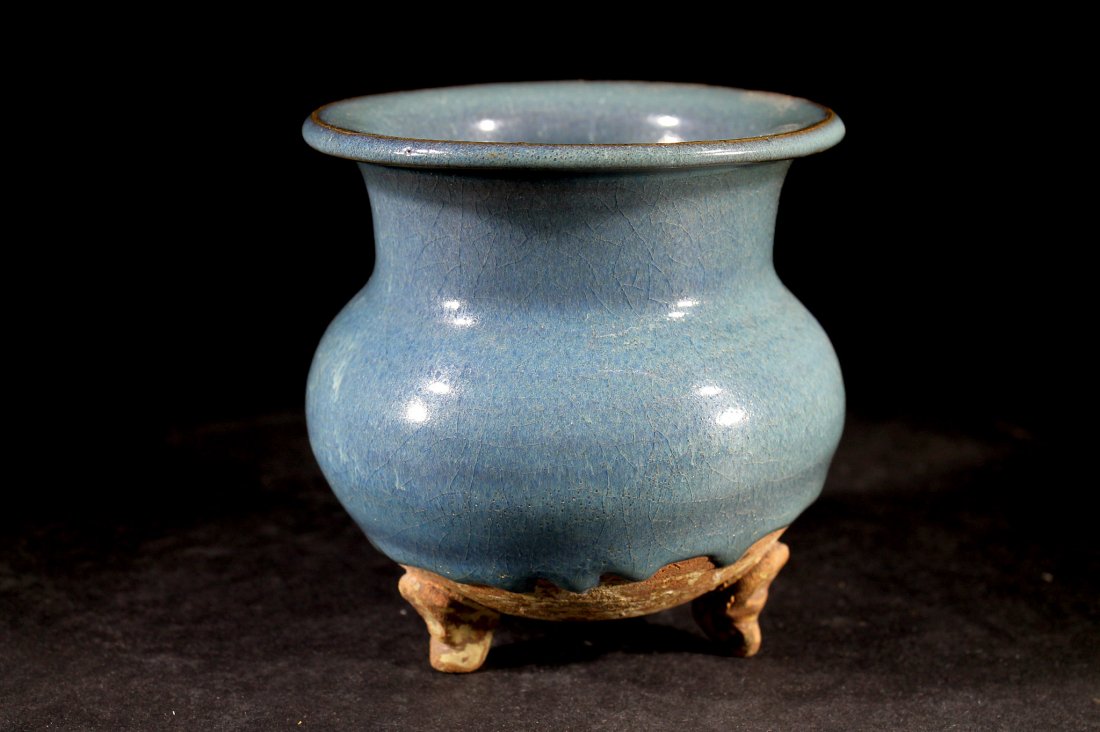 Chinese Robins Egg Glazed Censer: Size:H:5", W:5" Starting Bid: 300
