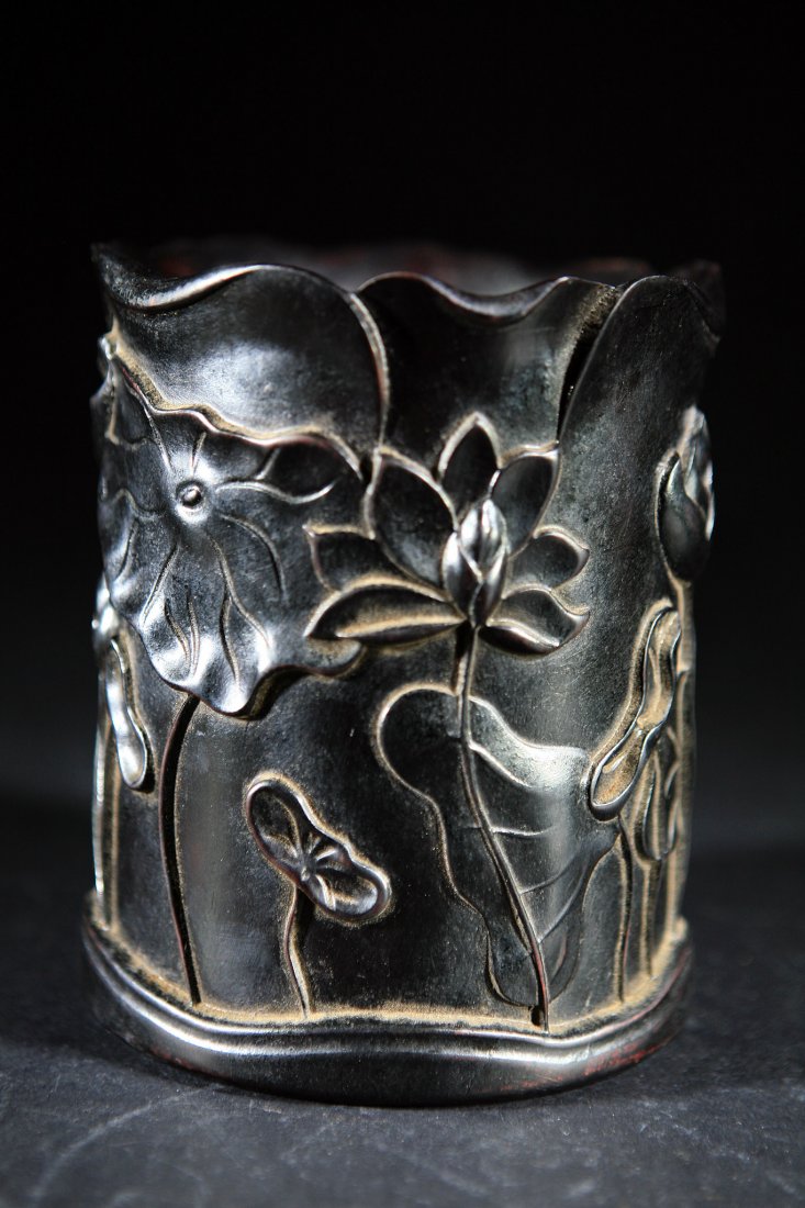 Rosewood Pen Holder: Size:H:6", D:5" Starting Bid: 150