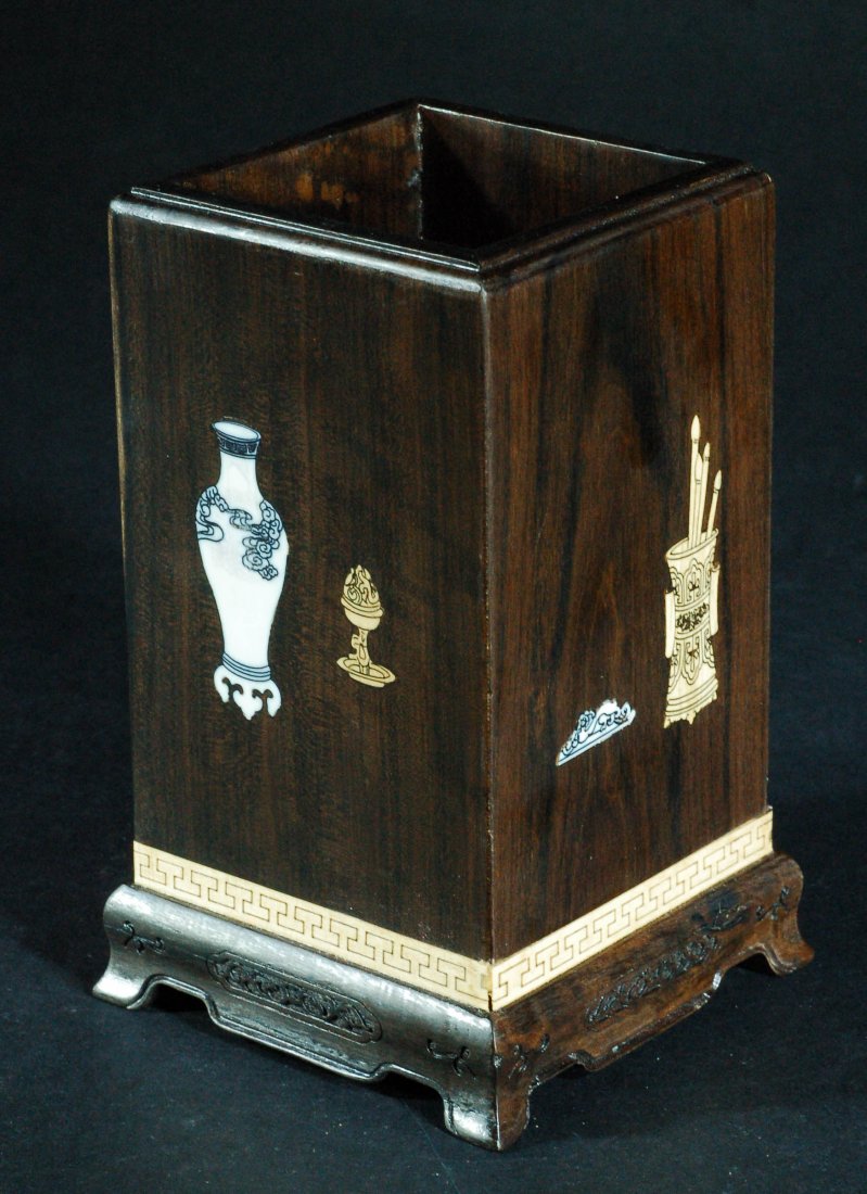 Chinese Chickenwood Pen Holder: Size:H:6 3/4", W:3 1/4" Starting Bid: 50