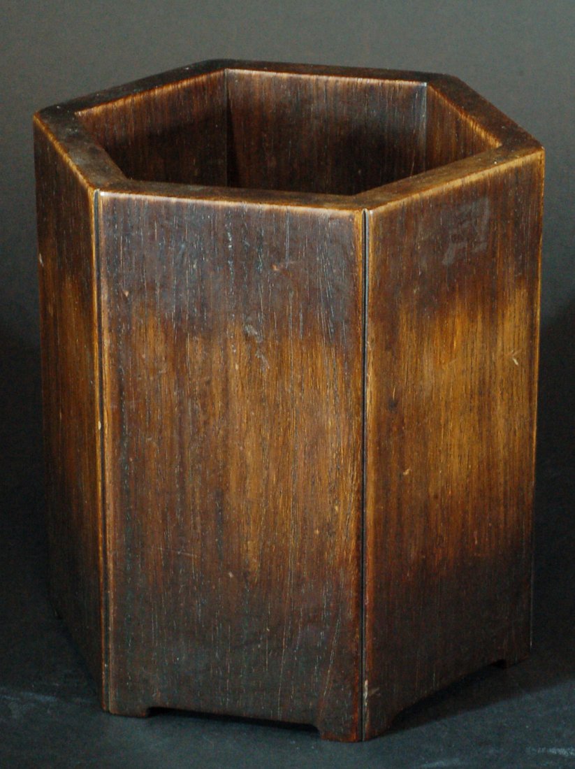 Wooden Pen Holder: Size:H:7" L:7" Condition: Starting Bid: 100