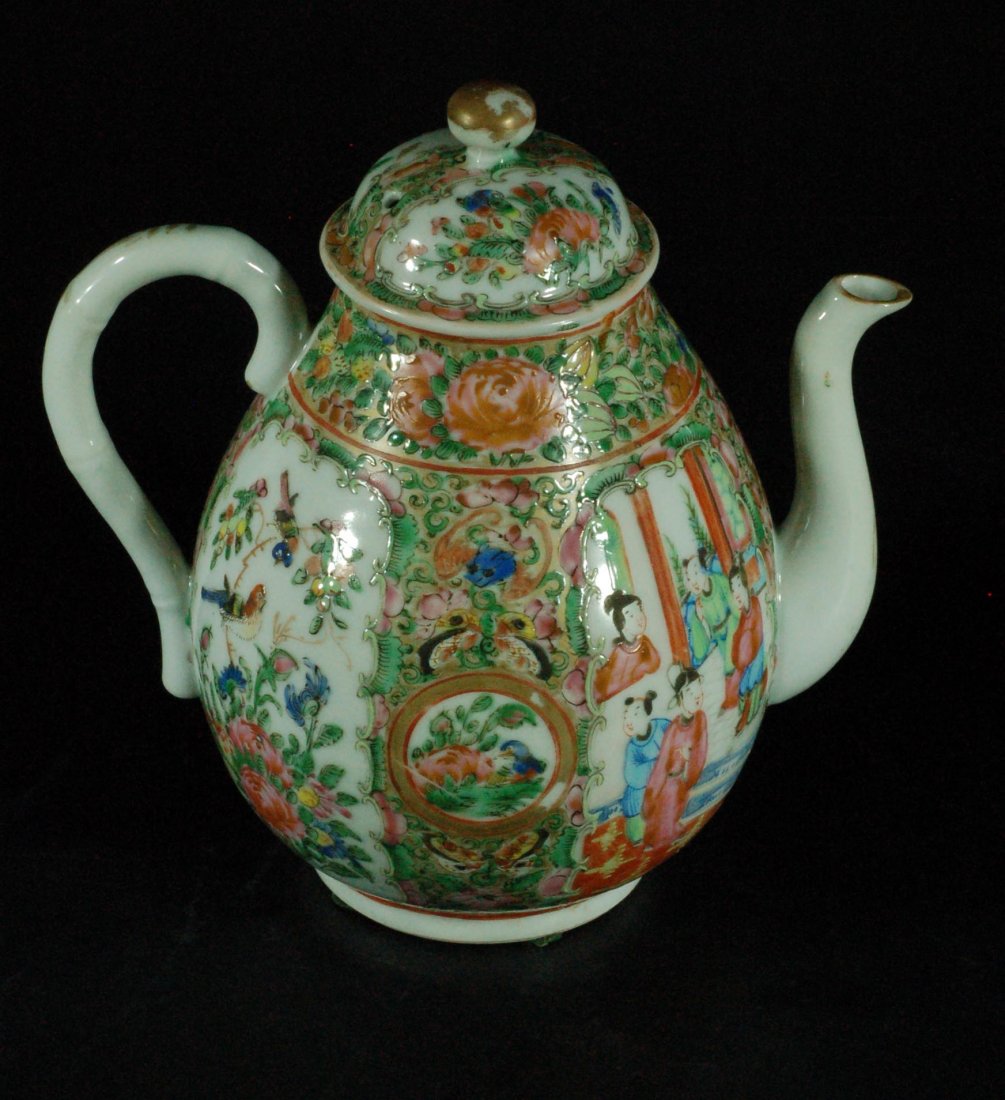 Chinese Rose Medallion Teapot: Size: H8 1/2"