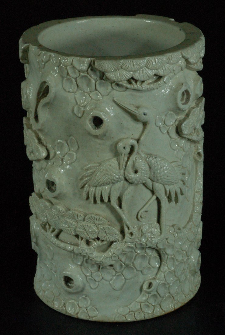 Highly Detailed White Glazed Pen Holder: 4 character mark to the base. Size : 6" T
