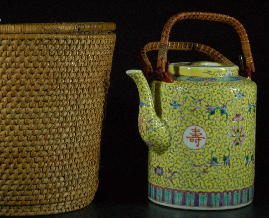 Famille Rose Tea Pot: Size: 9" T