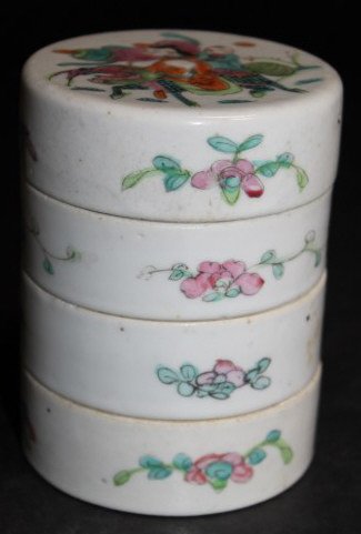 Chinese Famille Rose Sweet Meats Container: Size : 4.25" T