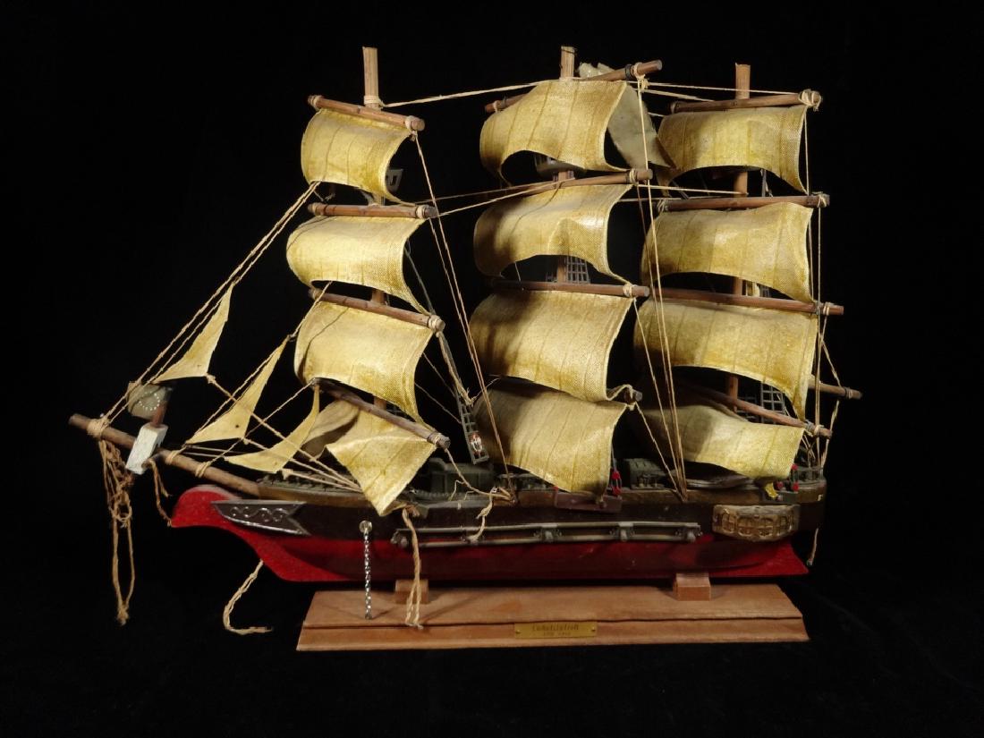 WOODEN SHIP MODEL, CONSTITUTION CIRCA 1814, WITH LABEL (1 of 4)