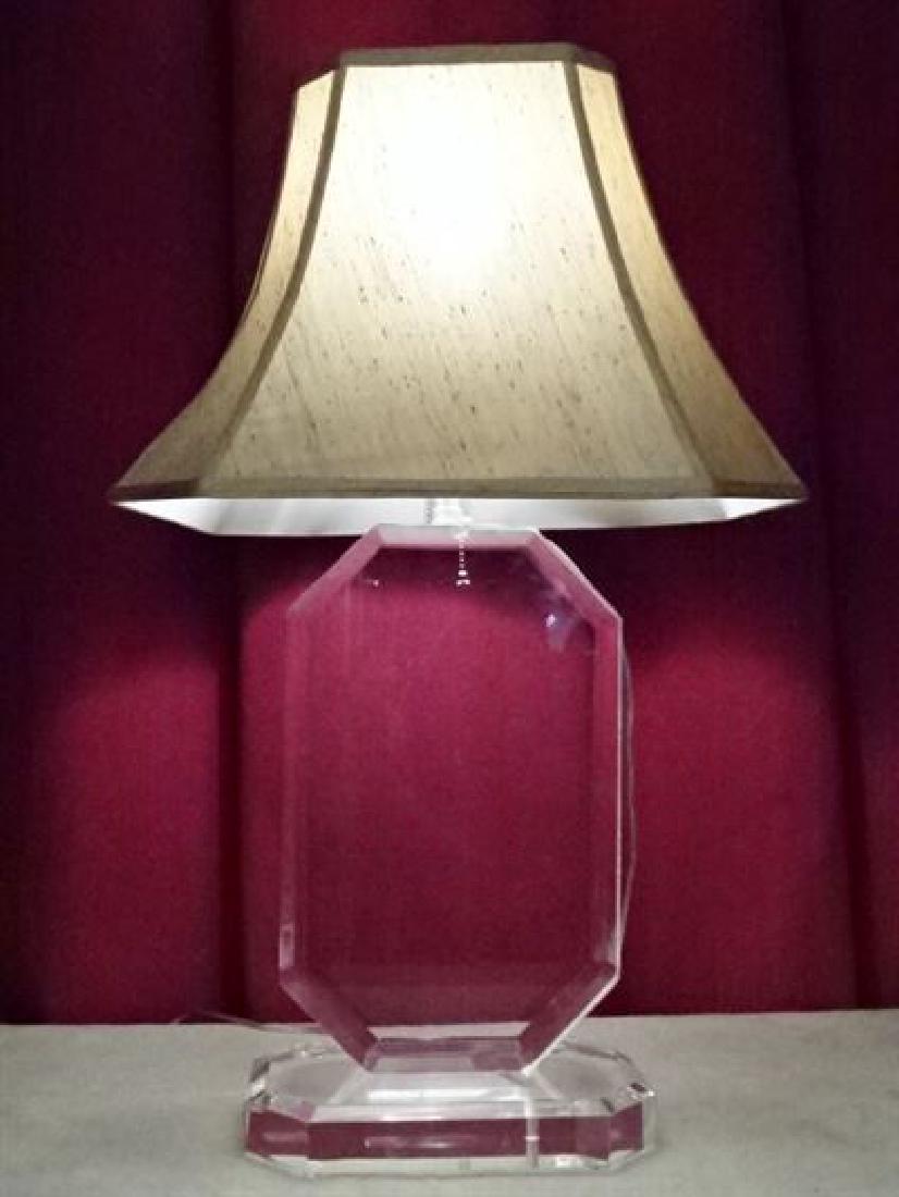 LARGE FACETED LUCITE TABLE LAMP, CLEAR LUCITE IN VERY (1 of 6)