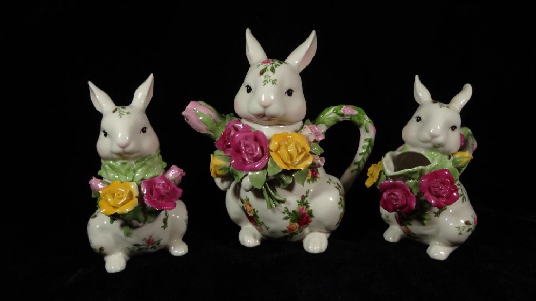 3 PC ROYAL ALBERT PORCELAIN BUNNY TEAPOT, CREAMER & (1 of 6)