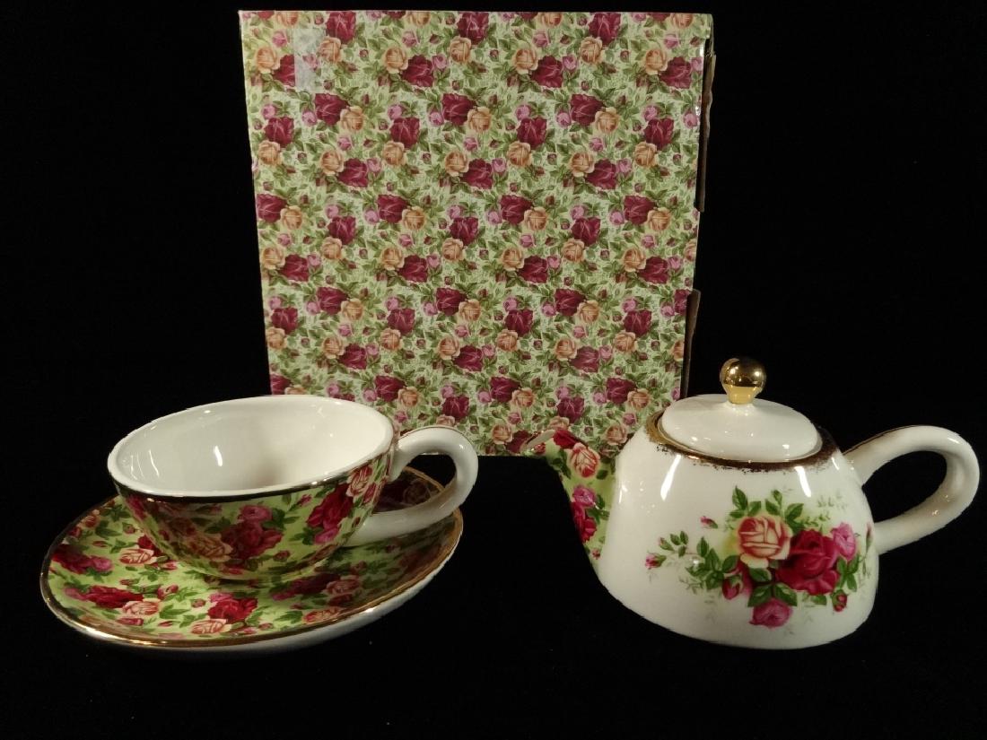 ROYAL ALBERT PORCELAIN 3 PC TEA SET, OLD COUNTRY ROSES (1 of 4)