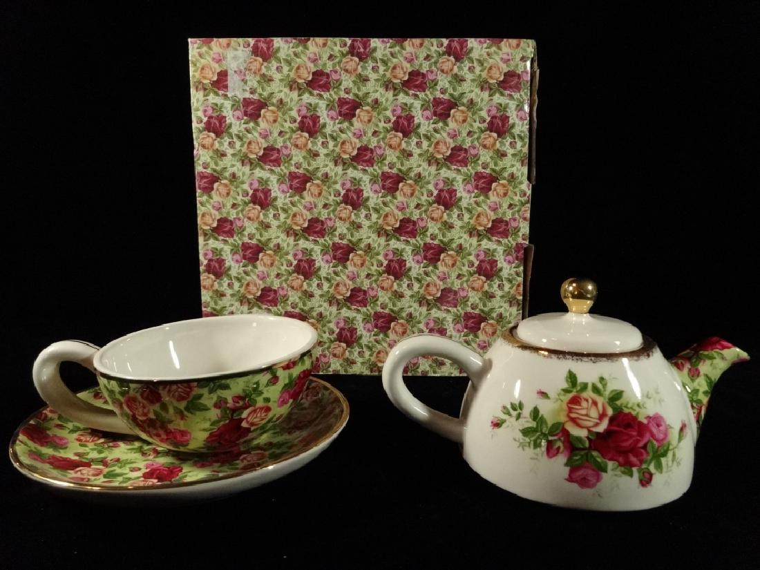 ROYAL ALBERT PORCELAIN 3 PC TEA SET, OLD COUNTRY ROSES (1 of 4)