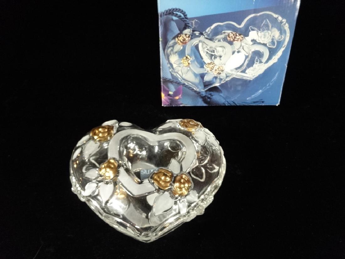 STUDIO NOVA VINTAGE CRYSTAL HEART BOX, CLEAR AND: STUDIO NOVA VINTAGE CRYSTAL HEART BOX, CLEAR AND FROSTED CRYSTAL, GOLD GILT FLOWERS, WITH ORIGINAL BOX, VERY GOOD CONDITION, 7" X 5" X 2.5"