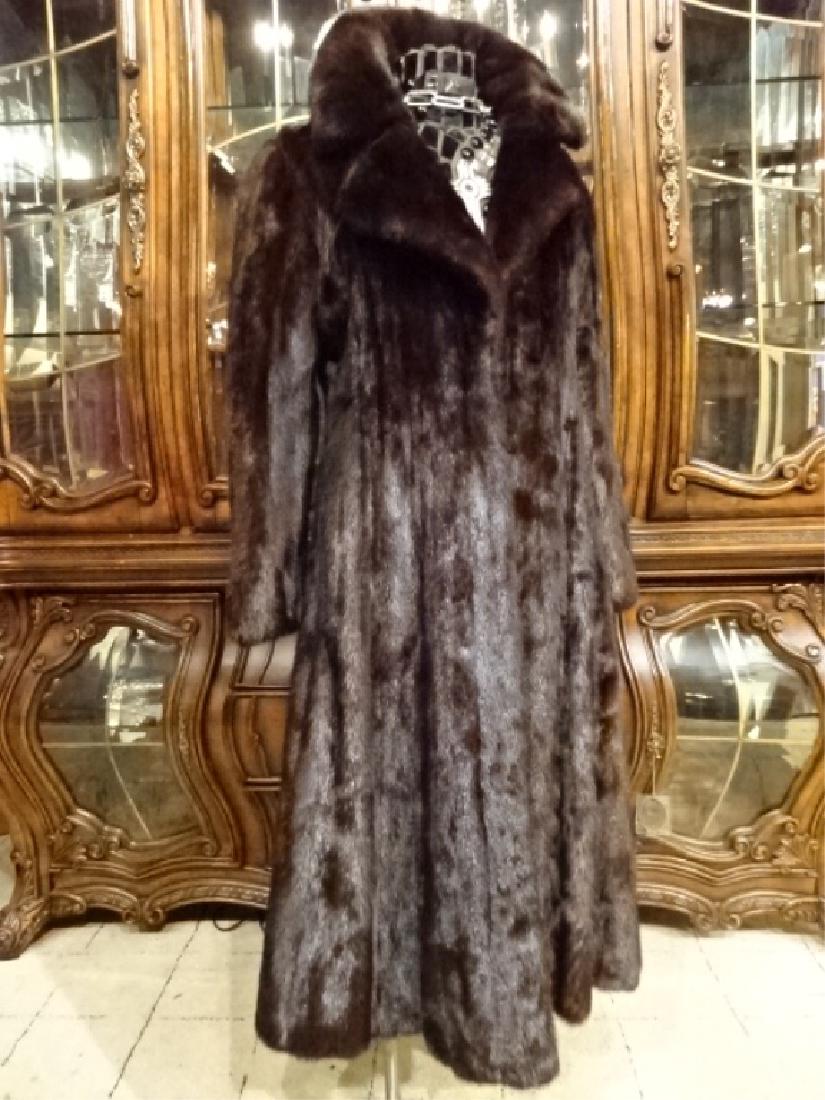LADIES' FULL LENGTH FUR COAT, NO LABEL, SIZE SMALL: LADIES' FULL LENGTH FUR COAT, NO LABEL, SIZE SMALL, EMBROIDERED SYNDEL F ON LINING, VERY GOOD CONDITION, SKU342.01