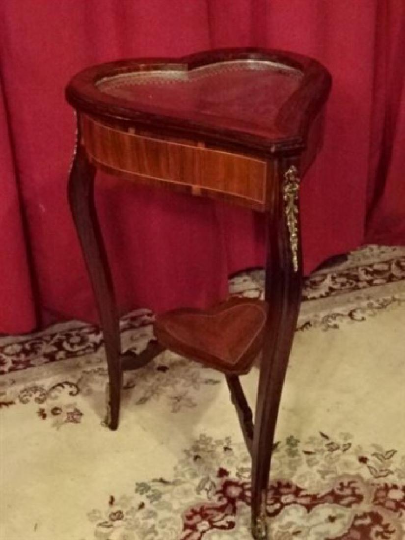 HEART SHAPED LOUIS XV VITRINE TABLE, GLASS TOP, TUFTED (1 of 7)