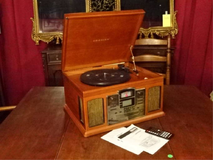Crosley Cr245 Lp Player / Cd Recorder, In Wood Case,