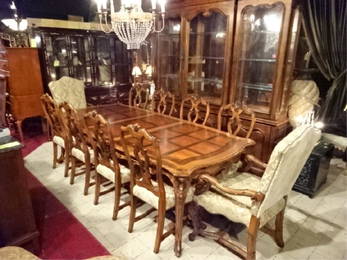 SPECTACULAR HENREDON DINING SET, TABLE AND 10 CHAIRS (2