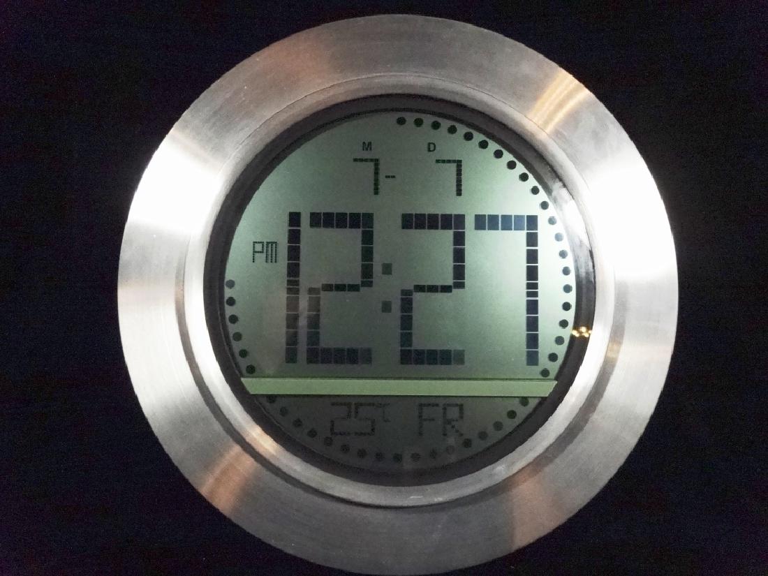 SKYSCAN ATOMIC CLOCK, MODEL 80083, WORKS, APPROX