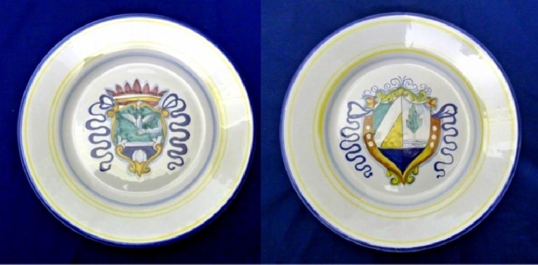 2 PC ITALIAN MAJOLICA FAIENCE POTTERY PLATES, HAND (1 of 5)