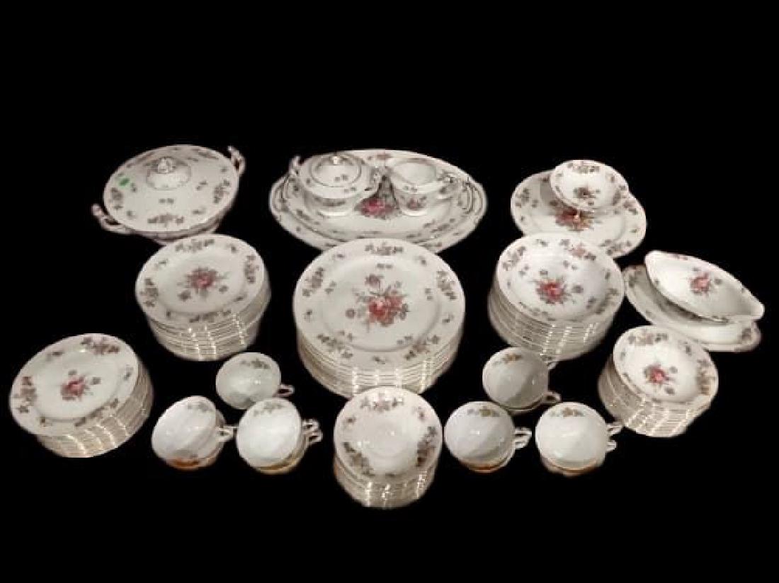 93 PC ALADDIN CHINA SERVICE, DRESDENIA PATTERN, SERVICE (1 of 4)