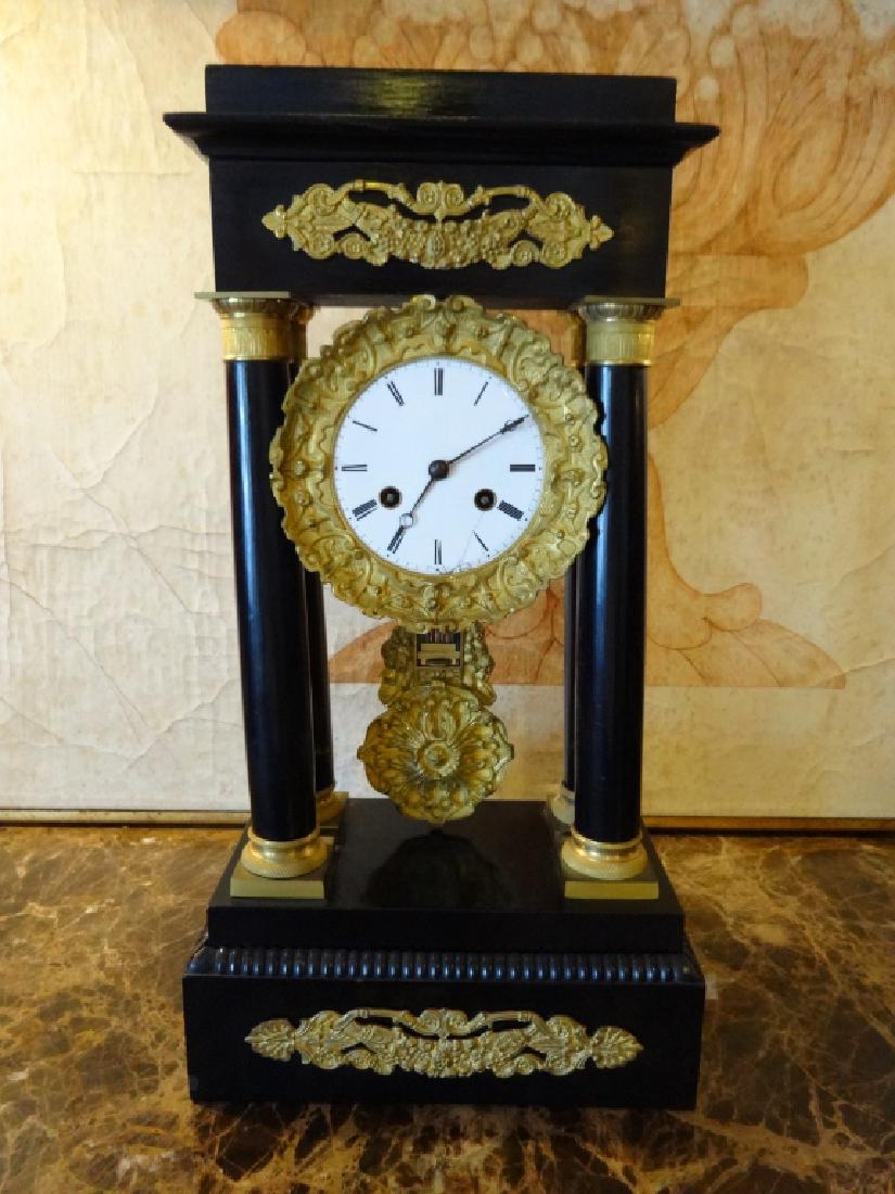 BLACK & GILT MANTEL CLOCK, 4 COLUMNS, APPROX 15" X 7" X (1 of 5)