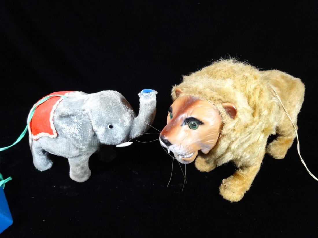 2 VINTAGE MECHANICAL TOYS, LION AND ELEPHANT, BATTERY (1 of 5)