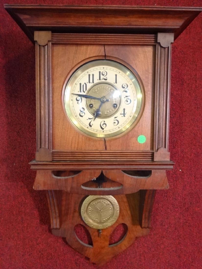 VINTAGE WALL CLOCK, WOOD CASE, CRACK TO WOOD (1 of 6)