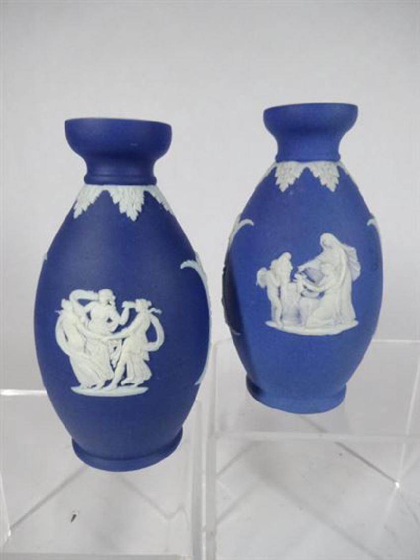 2 WEDGWOOD PORCELAIN JASPERWARE VASES, DARK BLUE AND: 2 WEDGWOOD PORCELAIN JASPERWARE VASES, DARK BLUE AND WHITE, MARKED, VERY GOOD CONDITION, 5" X 3", SKU567