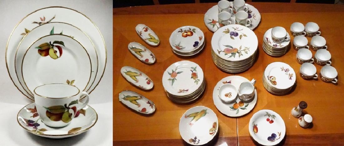 77 PC ROYAL WORCESTER EVESHAM CHINA SERVICE, INCLUDES (1 of 12)