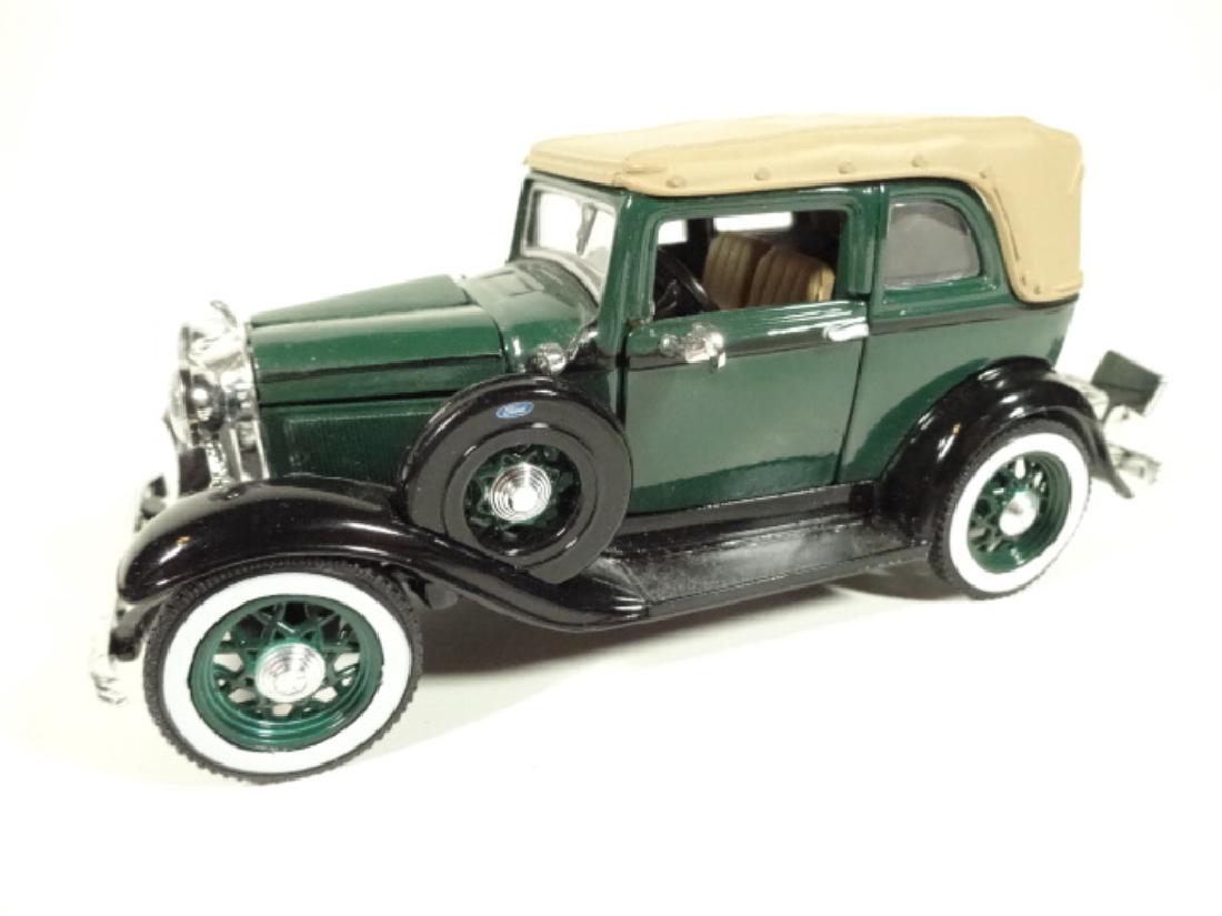 1932 FORD CONVERTIBLE SEDAN BONNIE & CLYDE EDITION, (1 of 5)