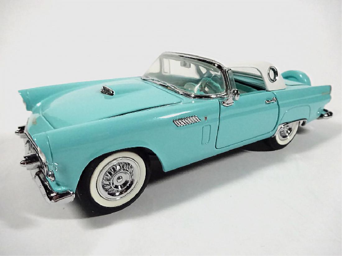 1956 FORD THUNDERBIRD, 1:24 DIECAST CAR BY FRANKLIN (1 of 10)