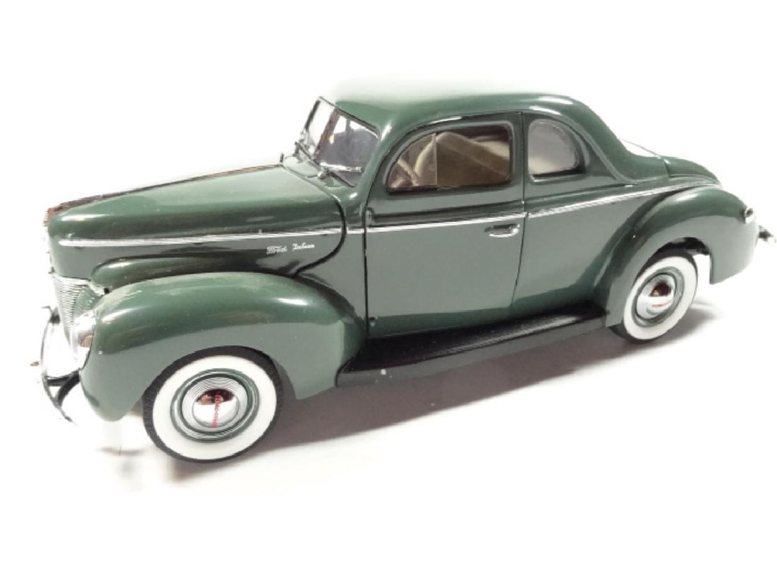 1940 FORD DELUXE COUPE, 1:24 DIECAST CAR BY DANBURY (1 of 6)