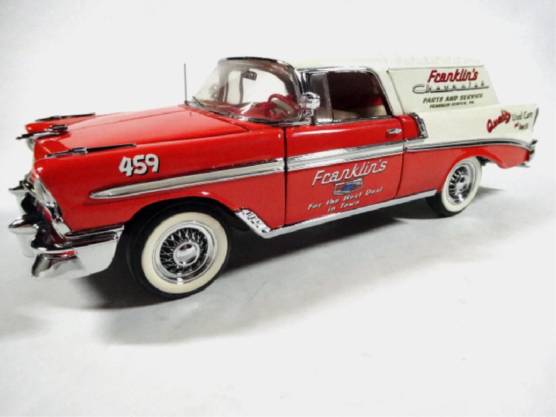 1956 CHEVROLET NOMAD SERVICE STATION WAGON, 1:24: 1956 CHEVROLET NOMAD SERVICE STATION WAGON, 1:24 DIECAST CAR BY FRANKLIN MINT, WITHOUT CERTIFICATE, VERY GOOD CONDITION, CAR MEASURES APPROX 8.5"; WITH BOX APPROX 16.5" X 7" X 8", SKU613-161