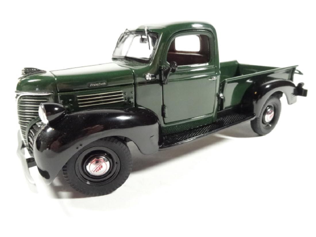 1941 PLYMOUTH PICKUP, 1:24 DIECAST CAR BY DANBURY MINT,: 1941 PLYMOUTH PICKUP, 1:24 DIECAST CAR BY DANBURY MINT, WITH CERTIFICATE, VERY GOOD CONDITION, CAR MEASURES APPROX 7.5"; WITH BOX APPROX 12" X 6.5" X 6.5", SKU613-151