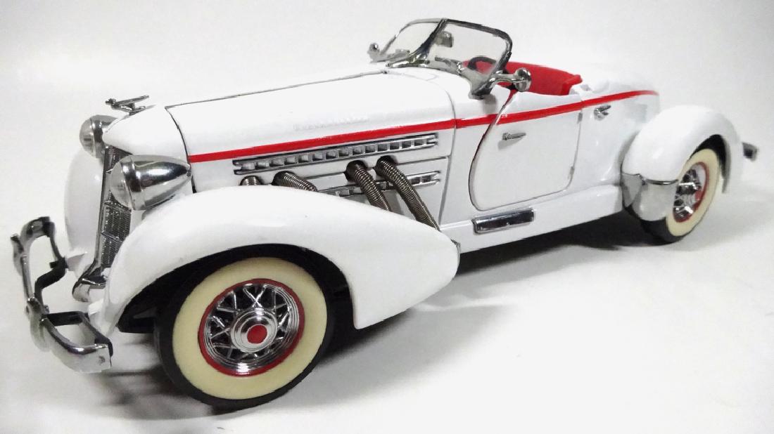 1935 AUBURN BOATTAIL SPEEDSTER, WHITE CONVERTIBLE , (1 of 7)