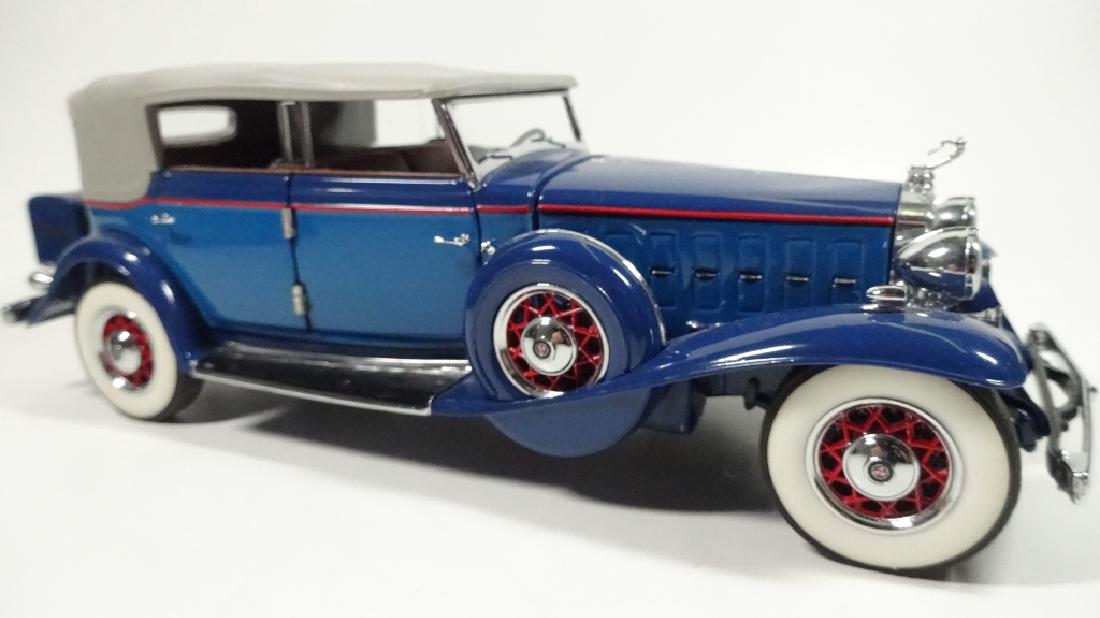 1932 CADILLAC SPORT PHAETON, 1:24 DIECAST CAR BY (1 of 5)