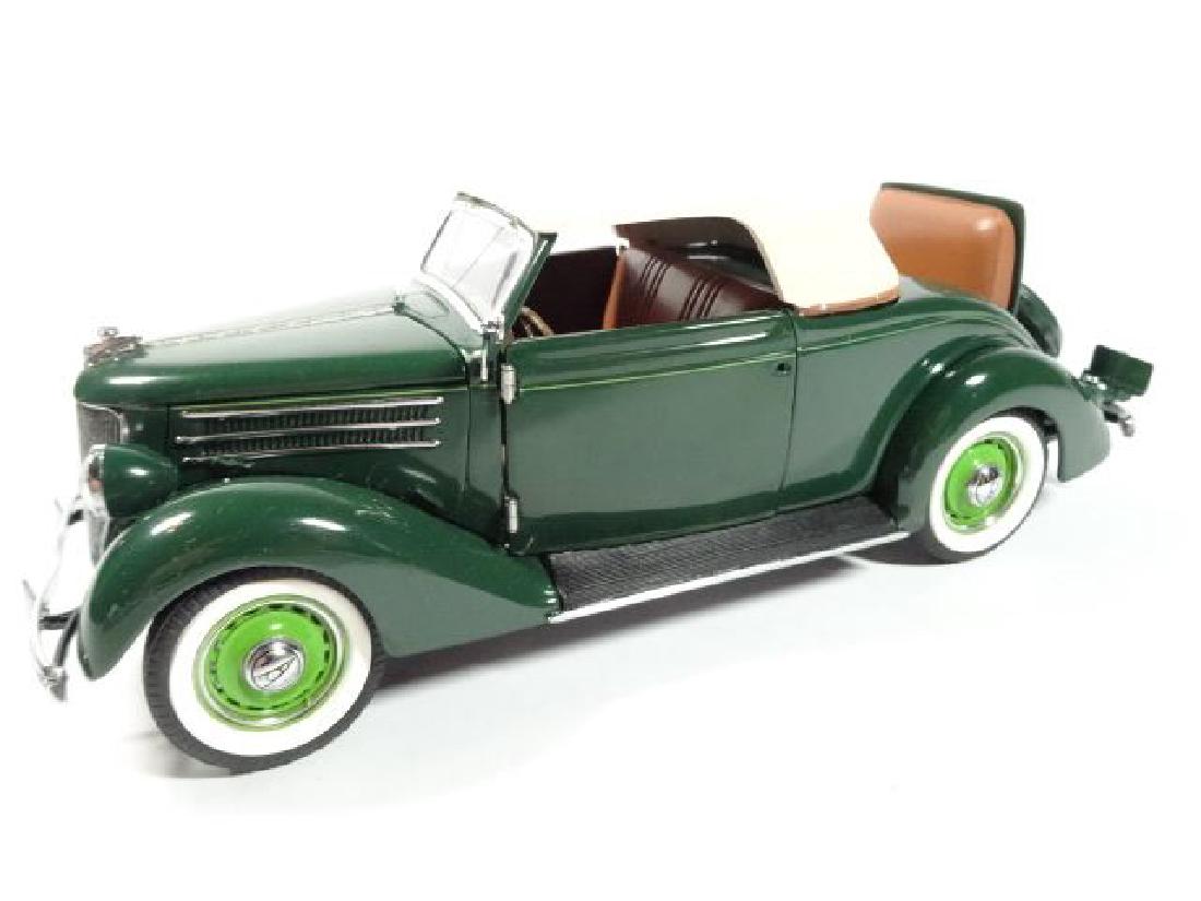 1936 FORD CONVERTIBLE 1:24 DIECAST METAL CAR MODEL, (1 of 6)