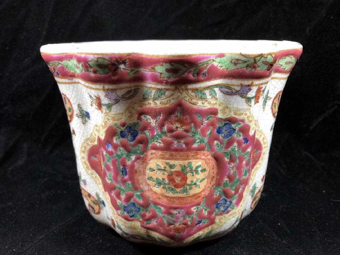 CHINESE PORCELAIN CACHE POT, APPROX 5 1/4" X 6 5/8" (1 of 5)