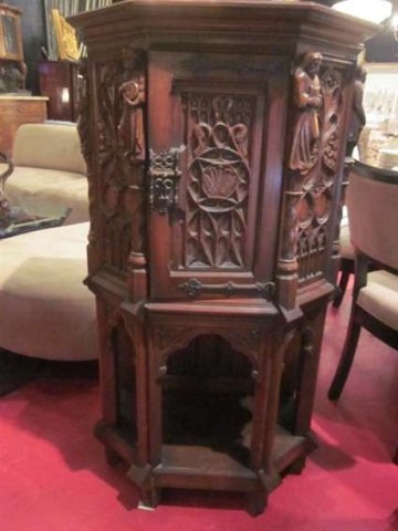 ANTIQUE INTRICATELY CARVED RENAISSANCE REVIVAL CAB: ANTIQUE INTRICATELY CARVED RENAISSANCE REVIVAL CABINET, APPROX 4 FT TALL, EXCELLENT CONDITION, STAMPED MADE IN BELGIUM, KILN DRIED, IMPORTED BY J.B. VAN SCRIVER