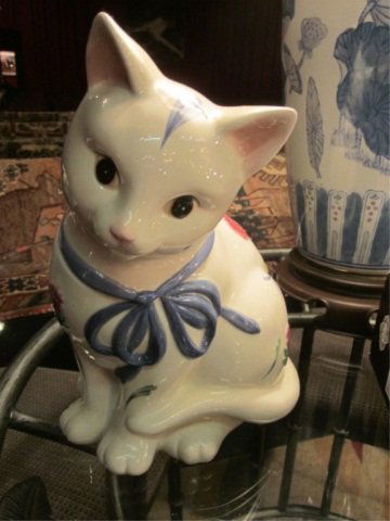 LENOX "POPPIES ON BLUE" CAT COOKIE JAR, APPROX 10 1/: LENOX "POPPIES ON BLUE" CAT COOKIE JAR, APPROX 10 1/2" HIGH