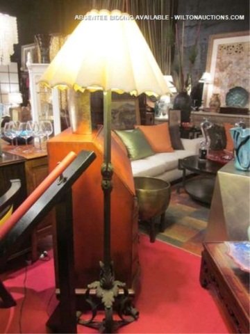 VINTAGE METAL FLOOR LAMP WITH ORNATE BASE, APPROX 5: VINTAGE METAL FLOOR LAMP WITH ORNATE BASE, APPROX 5 FT TALL